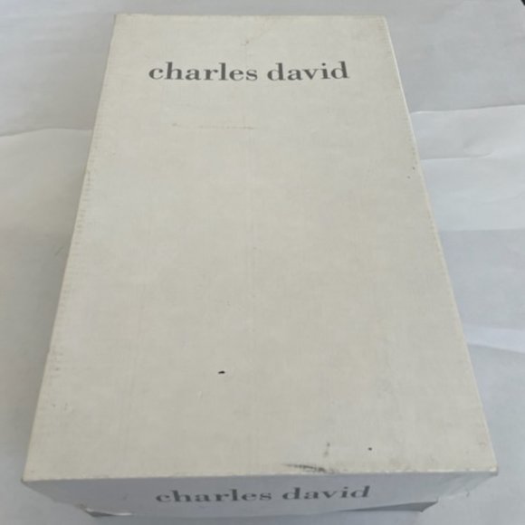 Charles David High Heel 7.5 Crocodile Patent Leather design in box - Picture 2 of 7